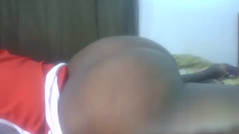 Snapshot of juicybooty_001 chatting on December 2024 04:29:02 PM Sweetass online show from December 2024 04:29:02 PM