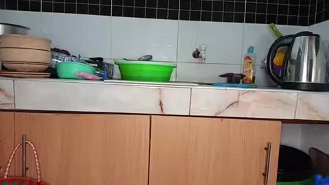 Snapshot of juicybooty_001 chatting on October 2025 06:27:02 PM Sweetass online show from October 2025 06:27:02 PM