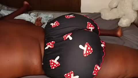 Snapshot of juicybooty_001 chatting on October 2025 03:20:02 AM Sweetass online show from October 2025 03:20:02 AM