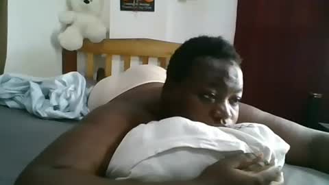 Snapshot of juicybooty_001 chatting on November 2025 10:48:02 AM Sweetass online show from November 2025 10:48:02 AM