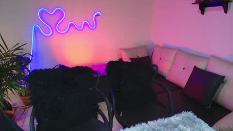 Jules and Gia online show from January 2025 02:31:02 PM