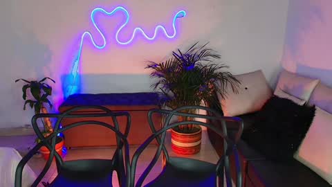 Jules and Gia online show from February 2025 04:43:01 PM