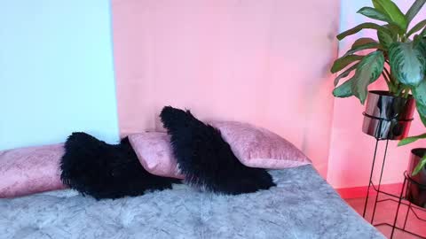 Jules and Gia online show from October 2025 10:15:01 AM