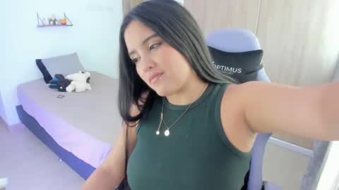 juli_santos_22 online show from December 2024 03:48:02 PM
