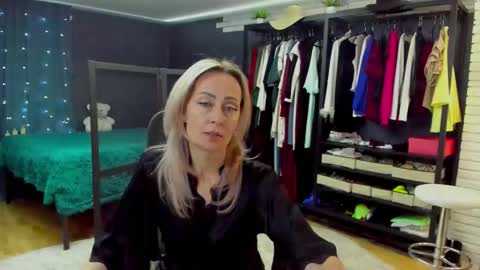 julia__cherry_ online show from January 2026 03:50:02 PM