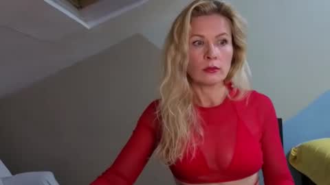 julia_giulia online show from October 2025 04:57:01 PM