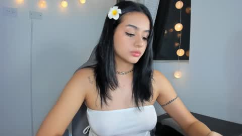 Snapshot of julia_strauns chatting on December 2024 05:53:02 AM julia_strauns online show from December 2024 05:53:02 AM