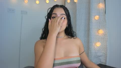 Snapshot of julia_strauns chatting on January 2025 08:10:02 AM julia_strauns online show from January 2025 08:10:02 AM
