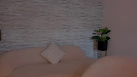 Julia Belle online show from October 2025 01:53:02 PM
