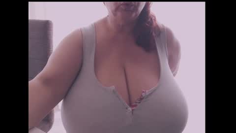 julialiones online show from June 2026 01:52:01 PM