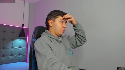 Snapshot of julian_smith21 chatting on February 2026 12:15:02 PM julian_smith21 online show from February 2026 12:15:02 PM