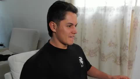 Snapshot of julian_wallace1 chatting on May 2026 06:05:02 PM julian_wallace1 online show from May 2026 06:05:02 PM