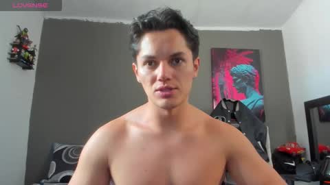 Snapshot of julian_wallace1 chatting on June 2026 06:40:02 PM julian_wallace1 online show from June 2026 06:40:02 PM