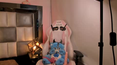 juliana_js_ online show from February 2025 12:09:01 AM