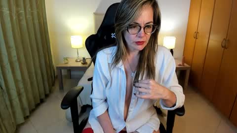 Snapshot of juliannemore chatting on January 2025 03:19:02 AM Fernanda online show from January 2025 03:19:02 AM