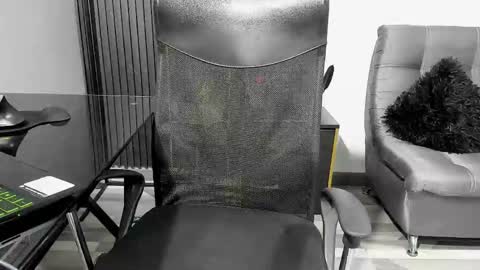 Julian online show from March 2025 02:17:01 AM