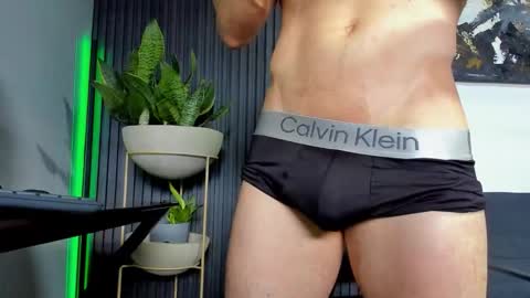 Julian online show from February 2026 10:41:02 PM