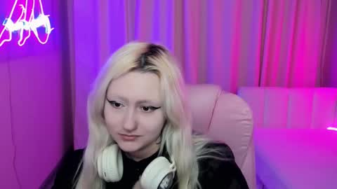 JuliaSharkk online show from October 2025 08:59:01 PM