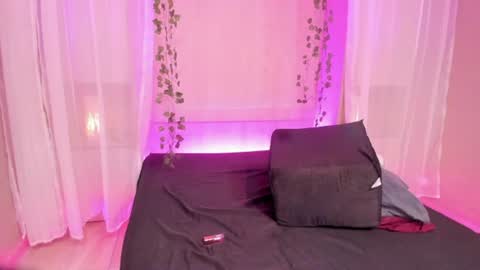 Snapshot of juliblake chatting on June 2026 04:06:01 AM JULI online show from June 2026 04:06:01 AM