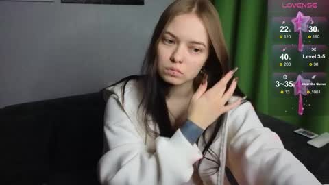 Snapshot of julidropp chatting on February 2025 04:11:02 PM julidropp online show from February 2025 04:11:02 PM