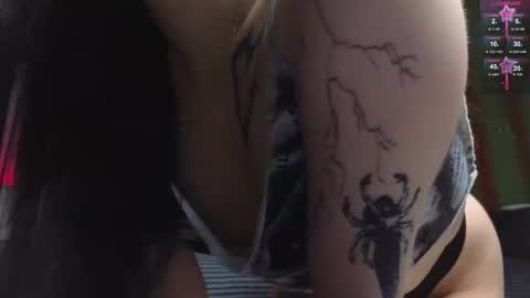 Snapshot of julidropp chatting on February 2025 05:37:01 PM julidropp online show from February 2025 05:37:01 PM