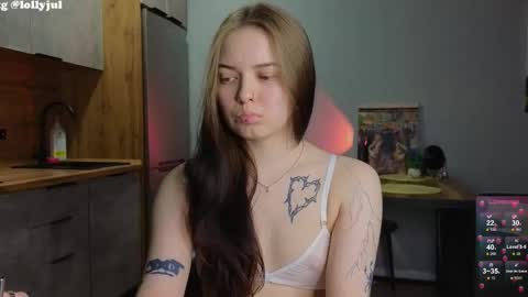 Snapshot of julidropp chatting on March 2025 08:00:02 PM julidropp online show from March 2025 08:00:02 PM