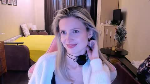 Julie online show from November 2025 03:34:01 AM