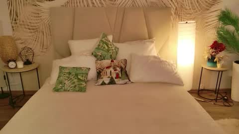 Snapshot of juliehill chatting on February 2026 07:51:02 AM juliehill online show from February 2026 07:51:02 AM