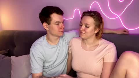 Snapshot of julielourens chatting on October 2025 07:19:02 AM Julie and Thomas online show from October 2025 07:19:02 AM