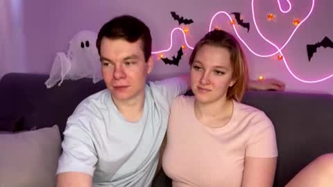 Julie and Thomas online show from October 2025 08:18:01 AM