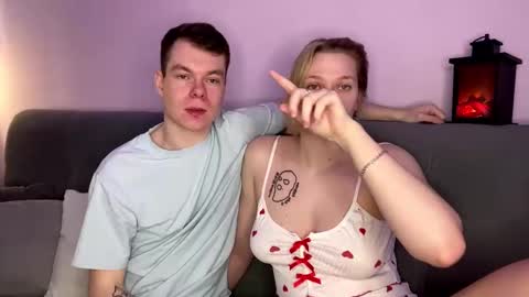 Julie and Thomas online show from January 2026 07:23:01 AM