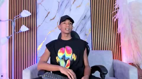 Julien online show from September 2025 12:10:01 PM