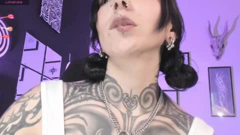 Snapshot of juliet_sourire chatting on May 2026 02:13:01 PM juliet_sourire online show from May 2026 02:13:01 PM