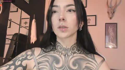 Snapshot of juliet_sourire chatting on May 2026 03:53:01 PM juliet_sourire online show from May 2026 03:53:01 PM