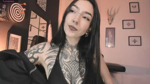 Snapshot of juliet_sourire chatting on May 2026 01:51:02 PM juliet_sourire online show from May 2026 01:51:02 PM