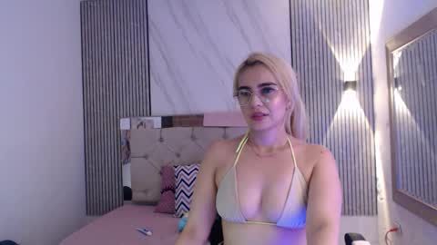 julieta__fox_ online show from February 2026 02:23:01 AM