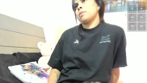 Snapshot of julieta_coopeer_ chatting on May 2026 10:33:02 AM Julieta online show from May 2026 10:33:02 AM