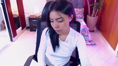 julieta_fn online show from February 2025 12:39:02 PM