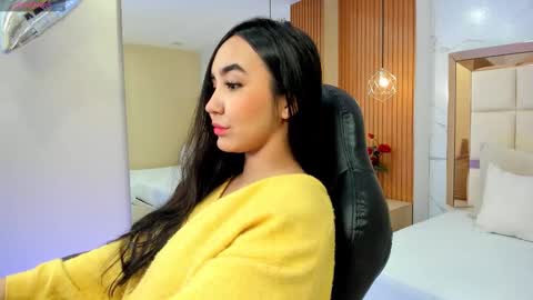 Snapshot of julieta_rose__ chatting on December 2025 09:54:01 PM online show from December 2025 09:54:01 PM