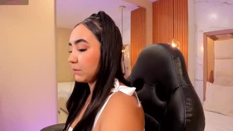 Snapshot of julieta_rose__ chatting on February 2026 10:48:01 PM online show from February 2026 10:48:01 PM