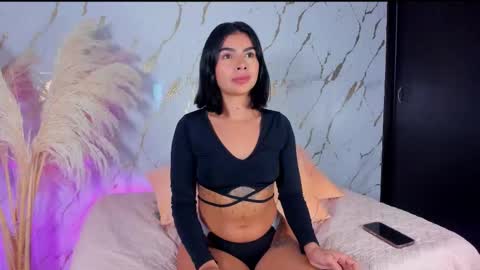 Julieth Gomez online show from November 2025 02:22:02 AM