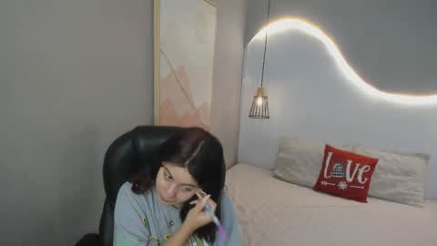 Julieth  online show from November 2025 06:40:01 PM