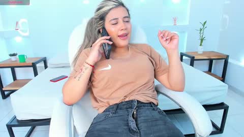 Snapshot of julietha_taylor chatting on January 2025 02:38:01 AM Julietha online show from January 2025 02:38:01 AM