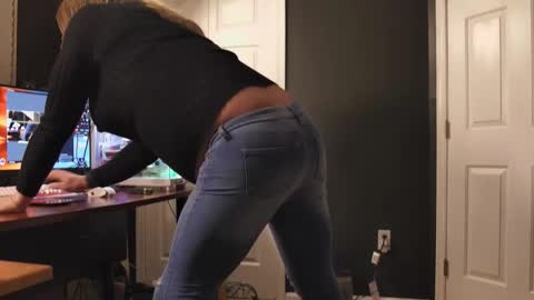 Snapshot of julietsusa chatting on February 2026 10:25:01 AM Julie TS online show from February 2026 10:25:01 AM