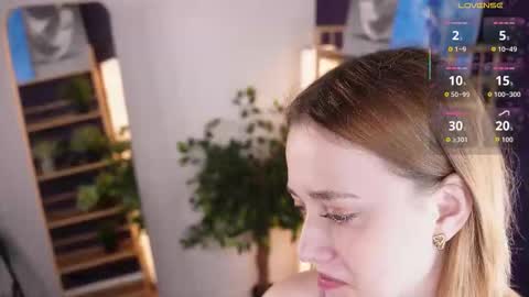 Mia online show from September 2025 03:10:01 AM