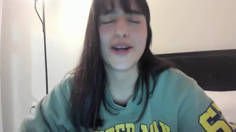 Snapshot of juliette_26 chatting on November 2025 01:28:01 AM juliette_26 online show from November 2025 01:28:01 AM