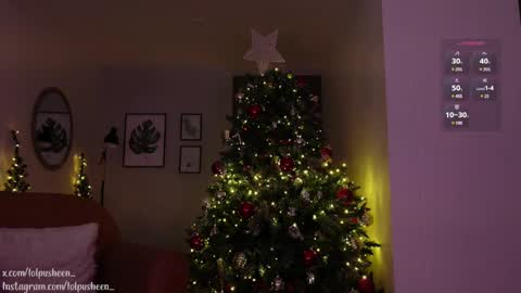 Snapshot of juliette_dee chatting on December 2024 10:14:02 PM Juliette Dee online show from December 2024 10:14:02 PM