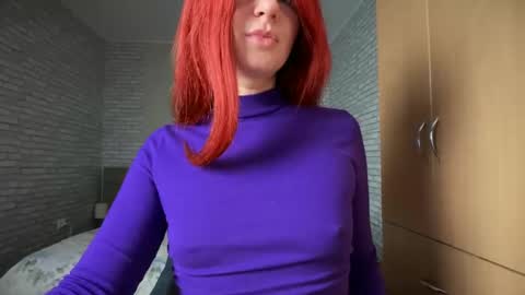 Snapshot of julietterosie chatting on December 2024 07:32:02 PM Rose online show from December 2024 07:32:02 PM