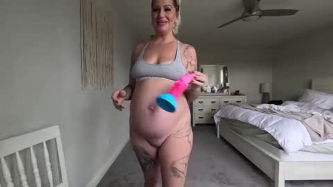 Snapshot of juliewets chatting on December 2024 05:55:01 PM Julie online show from December 2024 05:55:01 PM