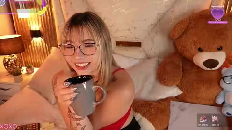 jullianapriv_ online show from February 2026 03:07:01 PM